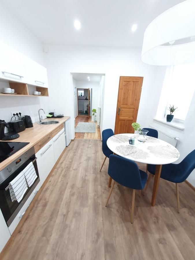 Pod Wieza Apartment *